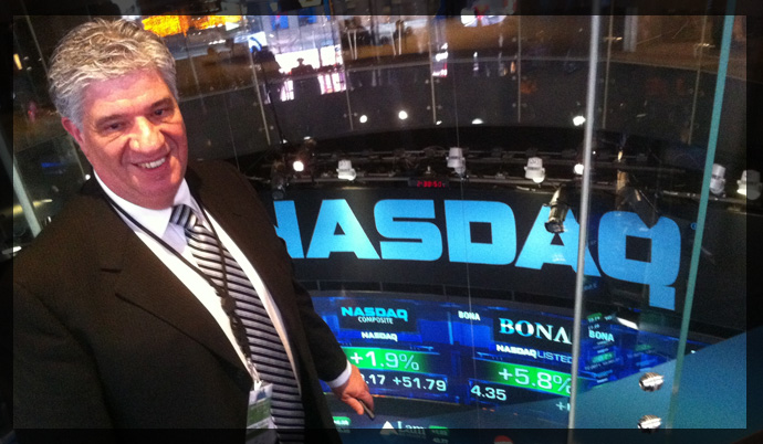 Senator Wayne D. Fontana had the honor of visiting NASDAQ in New York Cityon December 9th.NASDAQ has a long history ofpartnering with and supportingemerging technologies.