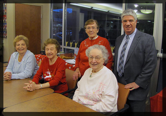 Senator Fontana visited with the residents at the Frank H. Mazza Pavilion during their Christmas party on December 20th.