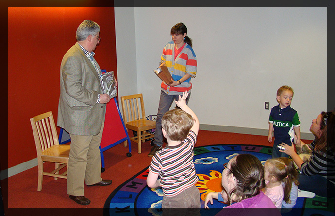 Senator Fontana kicked off National Library Week by visiting with children and their parents at the Carnegie Library-Brookline on Saturday, April 13th.