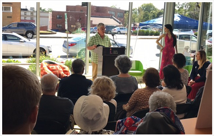 Senator Fontana presented the Carnegie Library of Pittsburgh, Beechview branch, with a citation from the Senate of Pennsylvania commemorating the library?s 50th anniversary in Beechview.