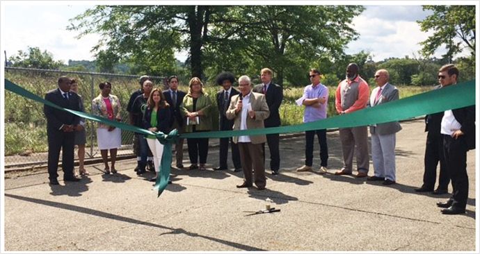 Senator Fontana spoke at a ribbon cutting ceremony hosted by the Hilltop Alliance on Aug. 24 to commemorate the launch of their Urban Farm project on the site of the former St. Clair Village.