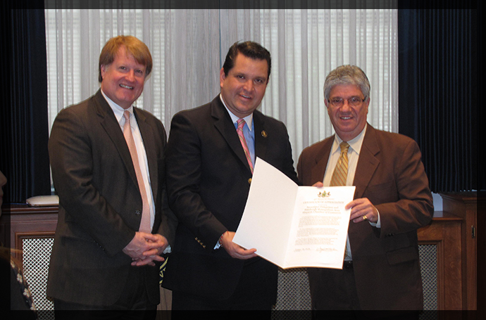 Senator Fontana presents David Sanchez Guevara, the Mayor-Elect of Naucalpan, Mexico with a Senate Certificate of Appreciation during the Mayor-Elect?s visit to Pittsburgh on October 30th.