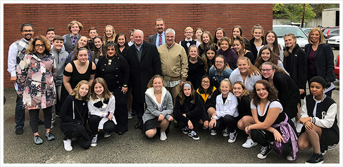 Senator Fontana attended Pittsburgh Musical Theater’s annual “Dancing in the Streets” day in the West End as part of RADical Days on Saturday.