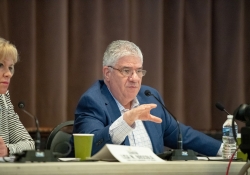 23 de abril de 2019: El senador Fontana participó en una audiencia del Comité de Política Demócrata del Senado sobre las emisiones de metano en el Templo Teamsters en Lawrenceville. La audiencia se centró en las estrategias para combatir el cambio climático mediante la reducción de las emisiones de gas metano.