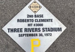 September 30, 2022: Senator Fontana presented a Senate citation to the family of Roberto Clemente on Sept. 30 at an event that celebrated the 50th anniversary of Roberto’s 3000th hit. The event took place at the site of the former Three Rivers Stadium where Roberto collected his 3000th hit in his final regular season at-bat. Three months later, Roberto died in a plane crash in route to Nicaragua to deliver goods to earthquake victims.
