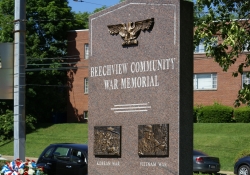 May 23, 2015: Senator Fontana was proud to offer remarks at the annual Memorial Service at the Monument Parklet in Beechview.