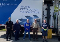 May 6, 2023: Senator Fontana and Representative Deasy hosted a shredding and drug take back event in Green Tree on Saturday. Thanks to Green Tree officials for participating, the Allegheny County Sheriff’s Office and Deputy Joe Cirigliano for collecting unwanted prescription medications and the hundreds of residents who dropped off papers to be shredded and medications to be properly disposed.