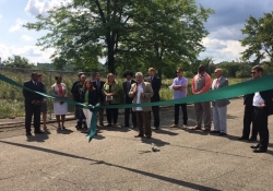 August 24, 2017: Senator Fontana spoke at a ribbon cutting ceremony hosted by the Hilltop Alliance on Aug. 24 to commemorate the launch of their Urban Farm project on the site of the former St. Clair Village. This project will be anchored by what one of the largest urban farms in the country.