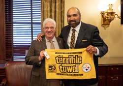 October 26, 2022: Senator Wayne Fontana visits with Franco Harris at the State Capitol.