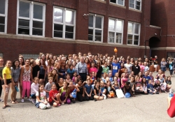 September 26, 2015: Senator Fontana visited the Pittsburgh Musical Theater’s Community Day in the West End. PMT students performed outside for guests as part of the festivities. Congratulations to Colleen Doyno and the staff at PMT for the great work they are doing there with the students and thanks for being such a terrific neighbor in the West End!