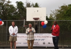 September 12, 2015: Senator Fontana, along with County Executive Rich Fitzgerald, spoke at the Community Appreciation Day held at Kennard Field in the Hill District hosted by Representative Jake Wheatley. The event was part of the Health and Wellness Weekend, an effort to increase health awareness and motivate participants to live an active, sustainable and healthier lifestyle.