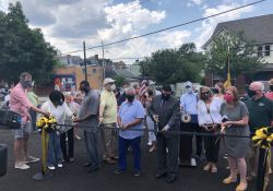 Agosto 2020: El senador Fontana participó en una ceremonia de corte de cinta para el nuevo Spray Park en Nelson Mandela Park en Garfield. El senador Fontana proporcionó fondos de subvención para el proyecto.